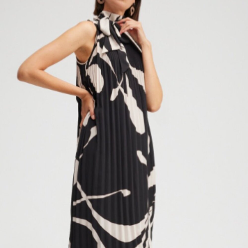 NWT Black Label Pleated Tie Neck Dress - Size 16